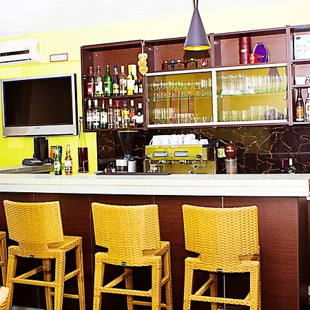 Anthena Σκιάθος Πόλη