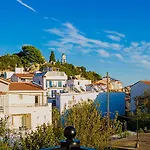 Apart Otel Anthena İskados