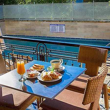 Aparthotel Anthena