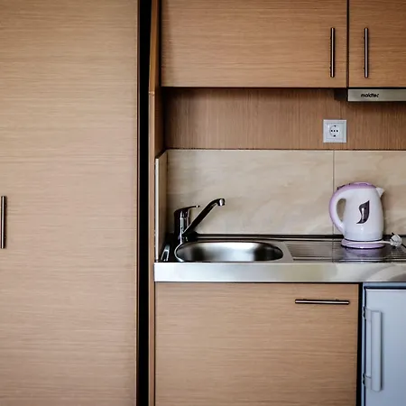 Aparthotel Anthena 4*