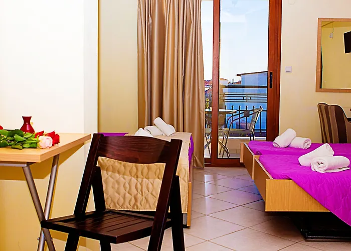 Aparthotel Anthena 4*