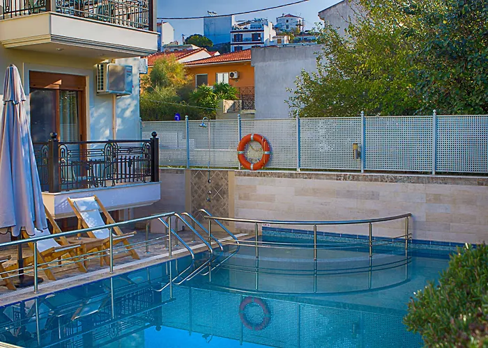 Aparthotel Anthena 4*